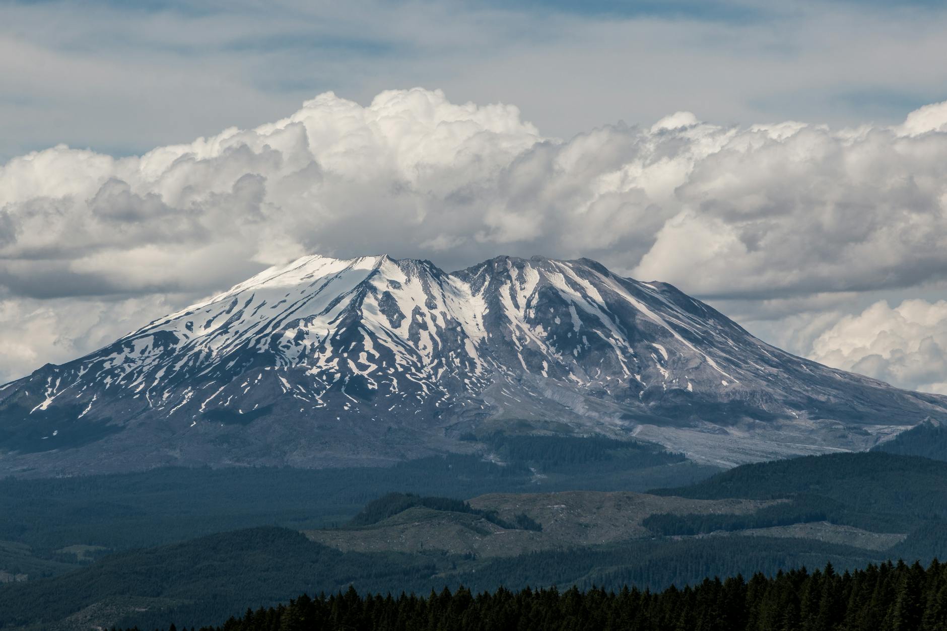 What Are the Best Scenic Drives Near Mt. St. Helens for Nature Enthusiasts?
