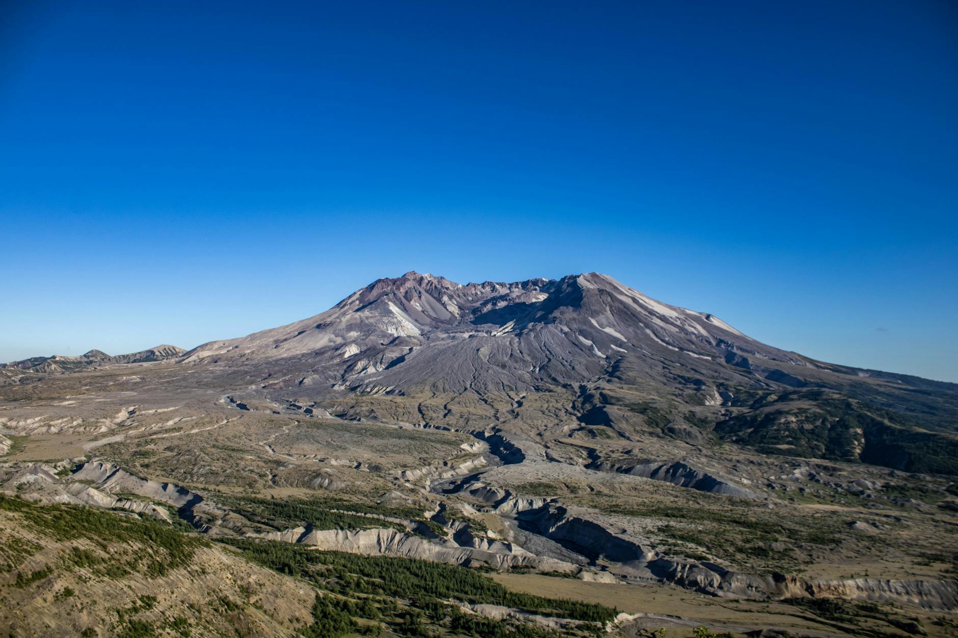 Hidden Gems: Unique Outdoor Activities and Scenic Spots Near Mt. St. Helens for the Adventurous Explorer