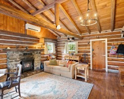 Main area River Cabin Interior